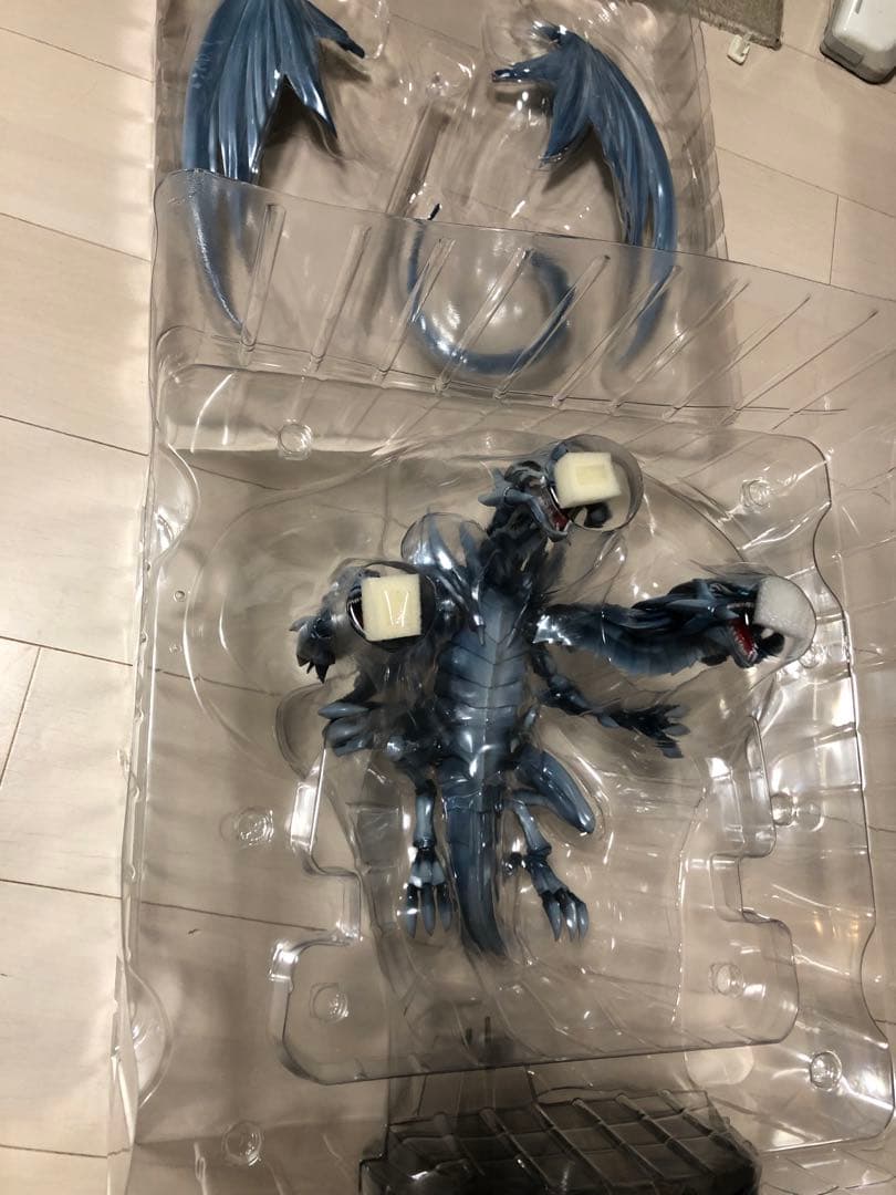 青眼の究極竜 フィギュア あみあみ×AMAKUNI