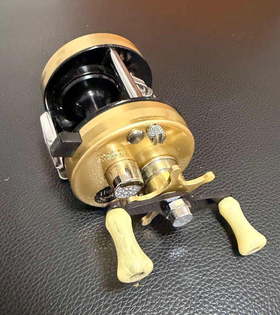 Abu 2500CI ゴールド　availドラグ付き　15日(日)20時頃削除