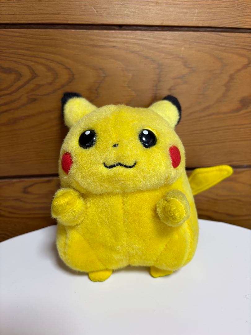 お腹を押すと鳴くピカチュウ　初期