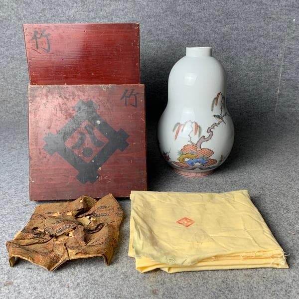 十二代酒井田柿右衛門瓢箪型花器箱入り [B28490]