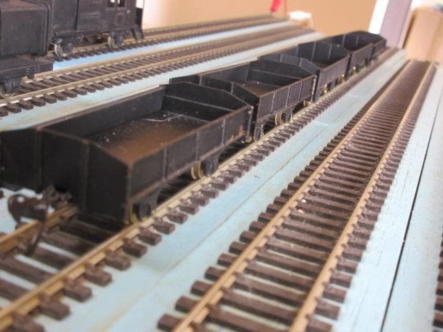 C形タンクが牽引する 無蓋貨車 8点セット　HOゲージ（金属製）