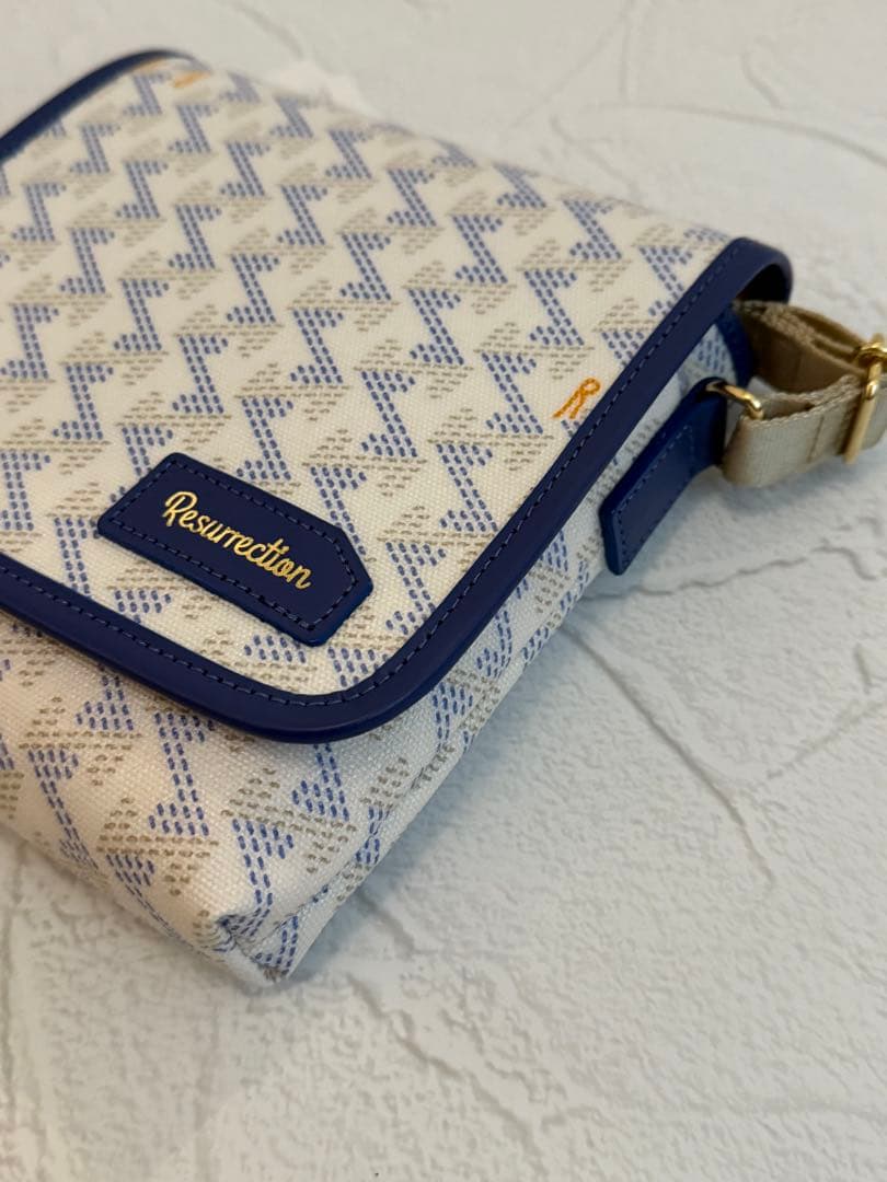 新品タグ付きResurrection レザレクション　ショルダーバック　パロット