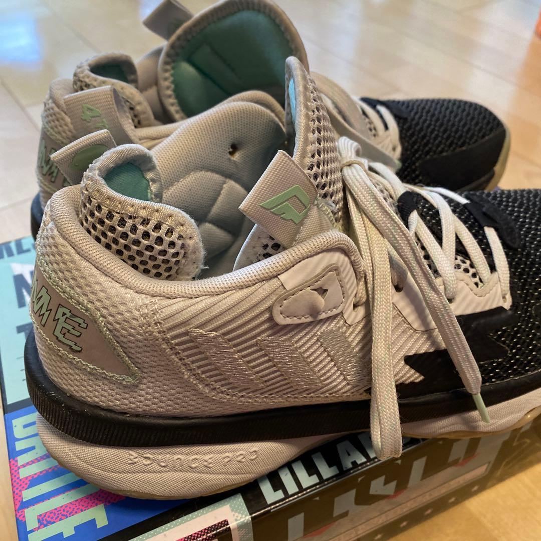 Adidas Dame 8 バスケットシューズ