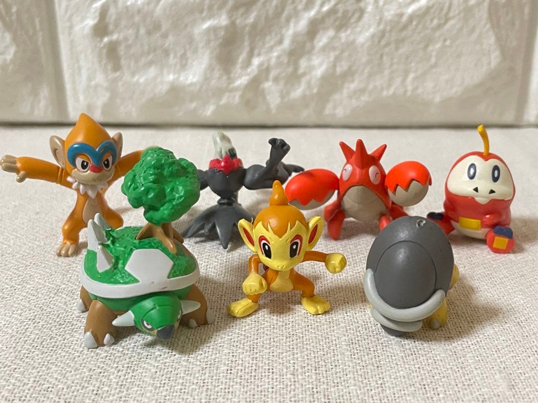 ポケモン　ミニフィギュアなど　ピカチュウ　ルギア　メガリザードンX ヘラクロス