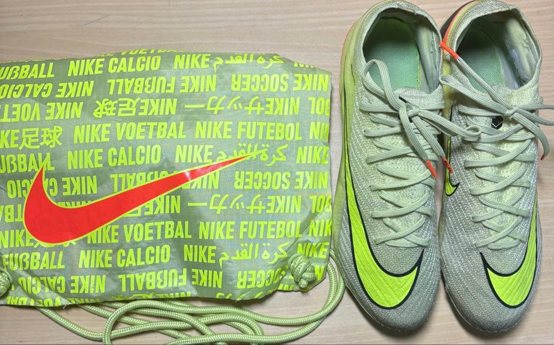 ナイキ マーキュリアル ヴェイパー 16 エリート