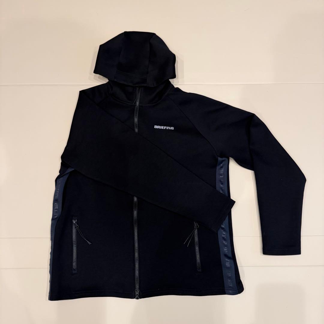 美品　BRIEFING ロゴパーカー　フーディ　ジップパーカー　3Dロゴ