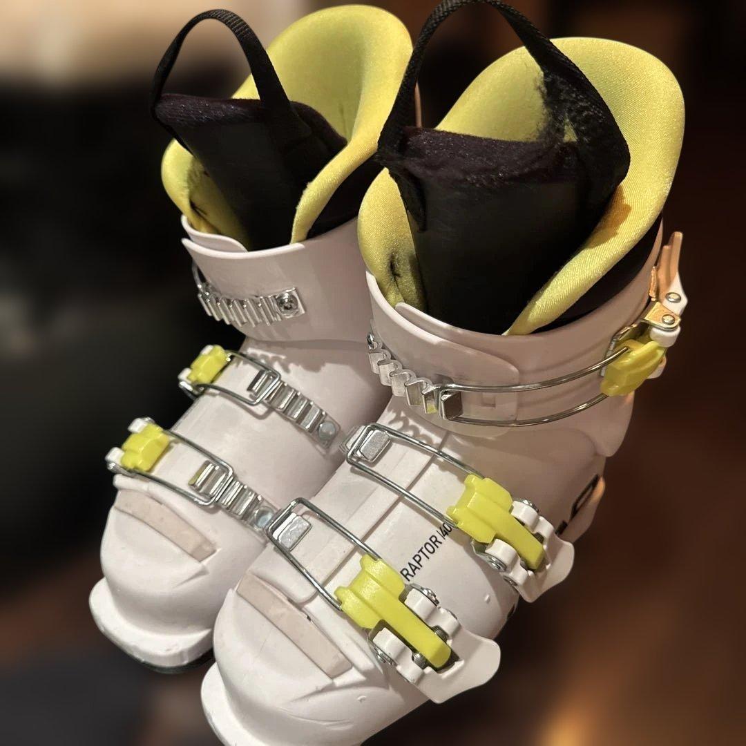 ota様　HEADスキーブーツ　SORELスノーブーツ　reuschグローブ3点