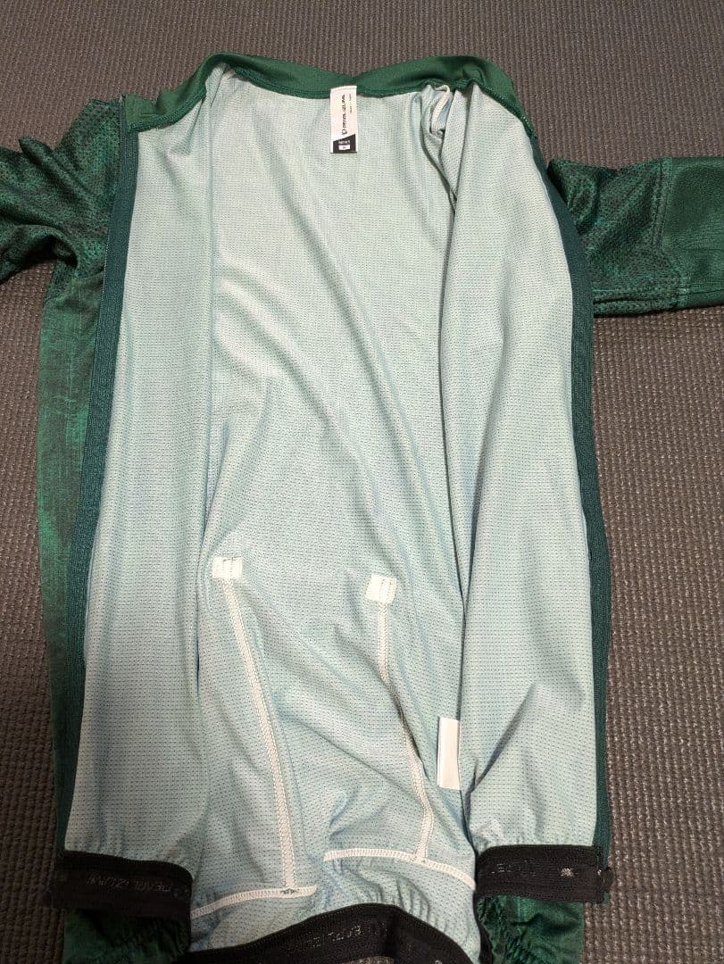 パールイズミ　イグナイトジャージMサイズ