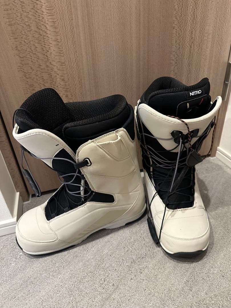 NITRO スノーボードブーツ ホワイト/ブラック