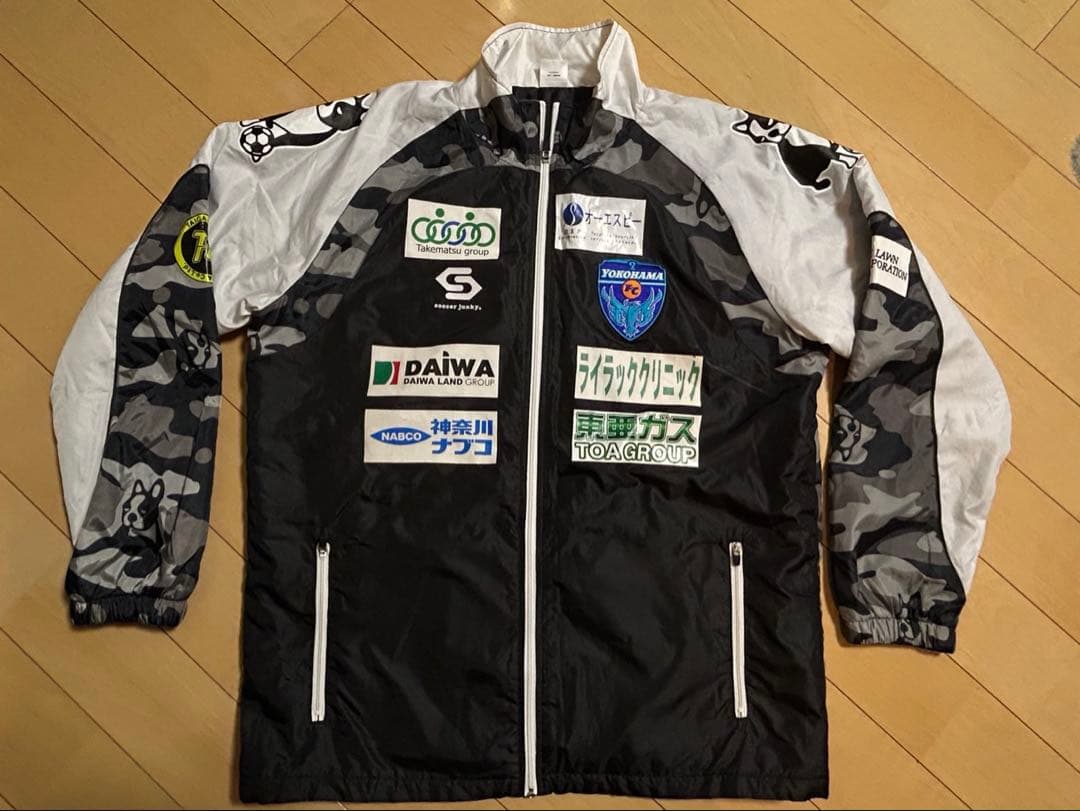 横浜FC サッカージャンキー　ウォーマー　中綿