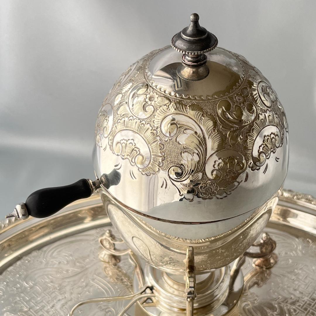 【Daniel & Arter】 ビクトリアンのエッグウォーマー エンボスの装飾