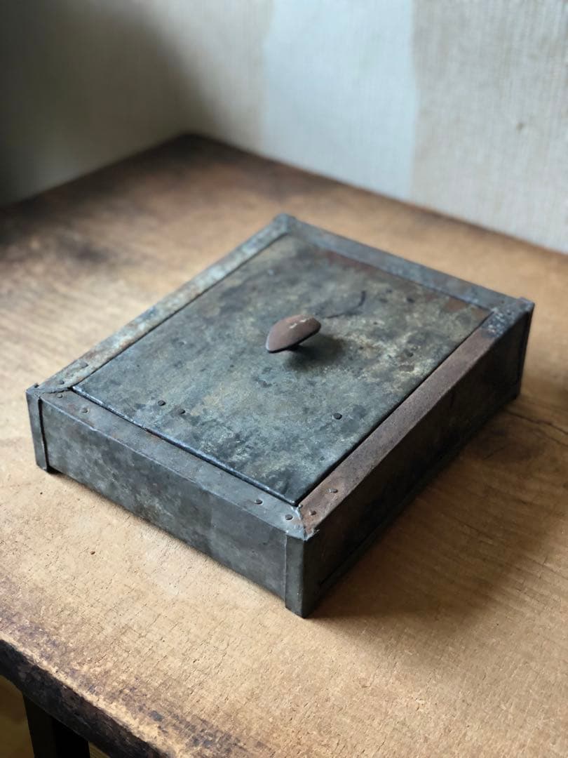 錻力の硯箱　文箱　ブロカント　ブリキ