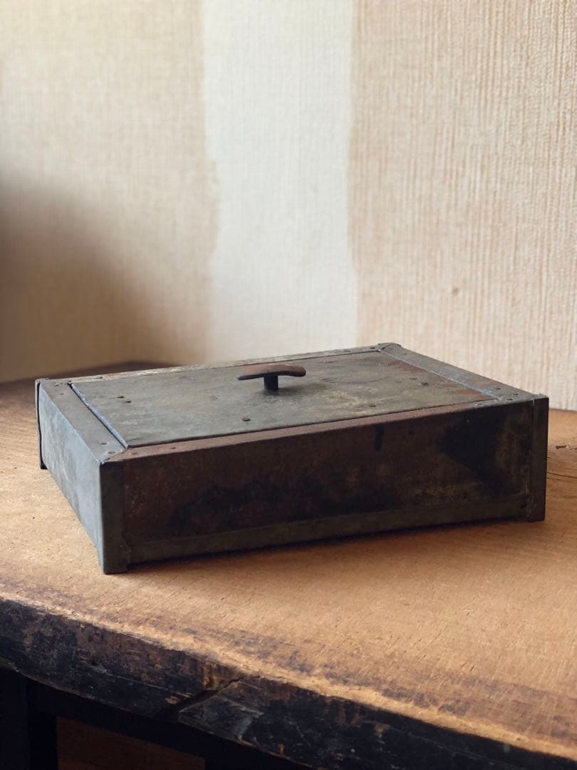 錻力の硯箱　文箱　ブロカント　ブリキ