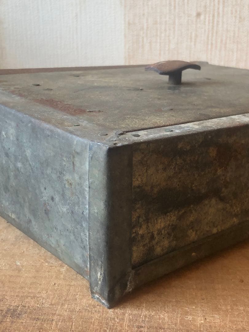 錻力の硯箱　文箱　ブロカント　ブリキ