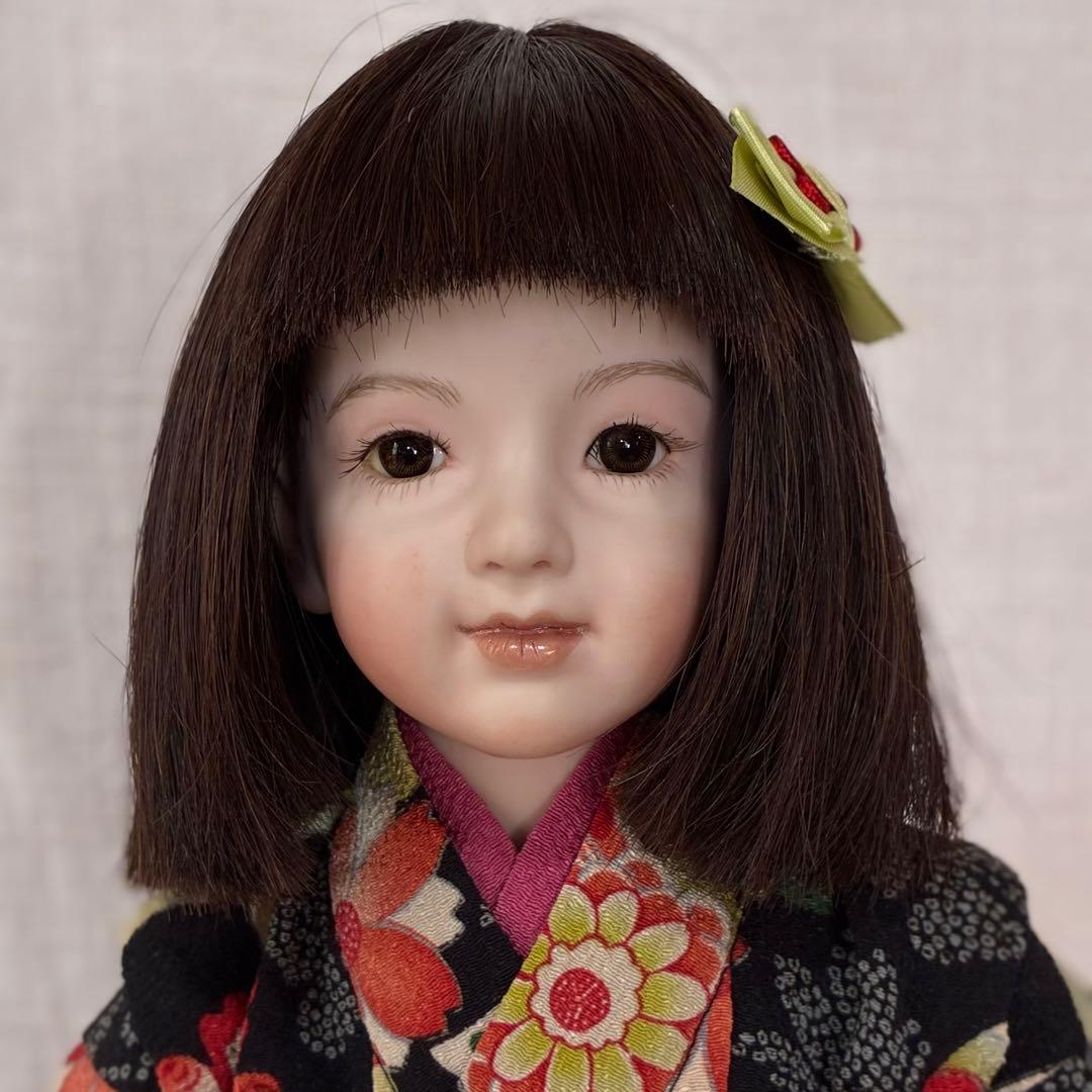 三輪輝子　市松人形