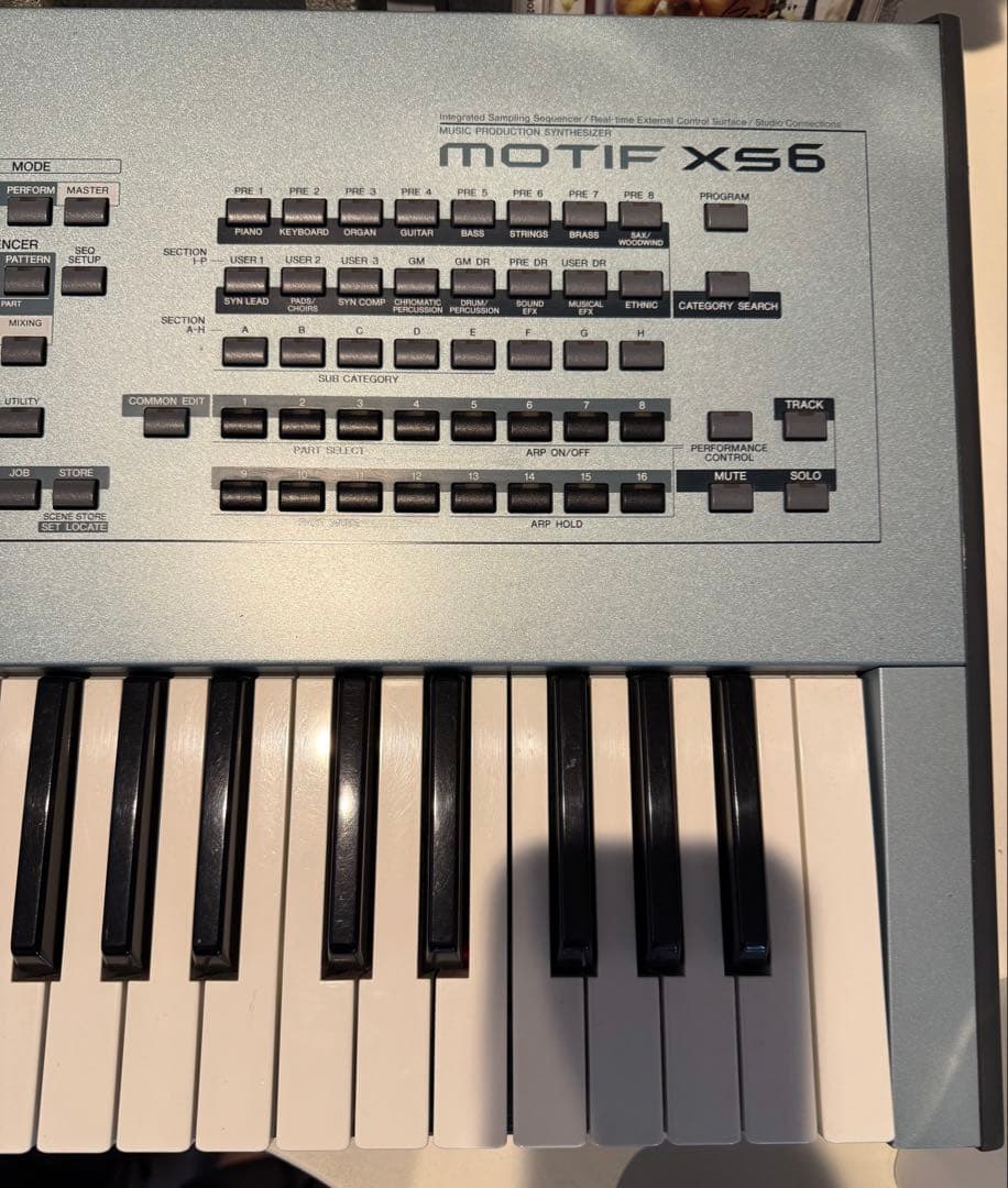 最終値下げ YAMAHA MOTIF XS6 シンセサイザー