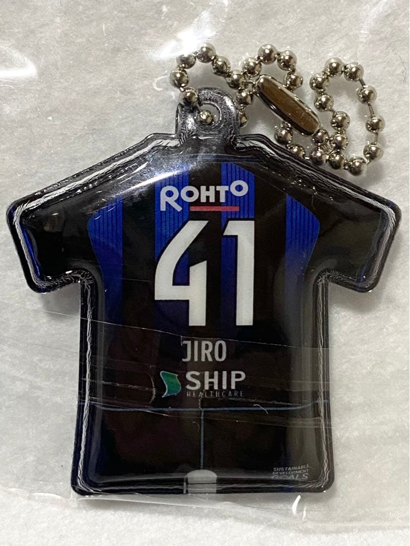 ガンバ大阪 ガチャガチャ 2023 ユニフォーム型LEDキーホルダー 中村仁郎①