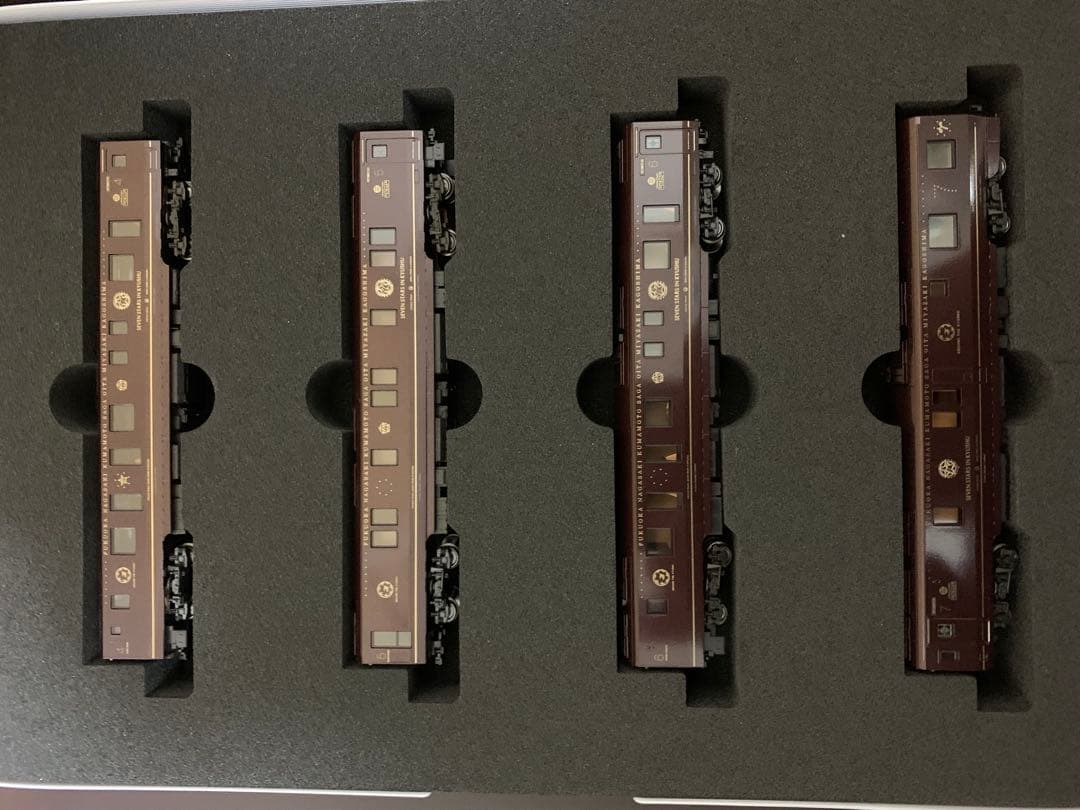 s*e様 「ななつ星in九州」 8両セット「室内灯入り」