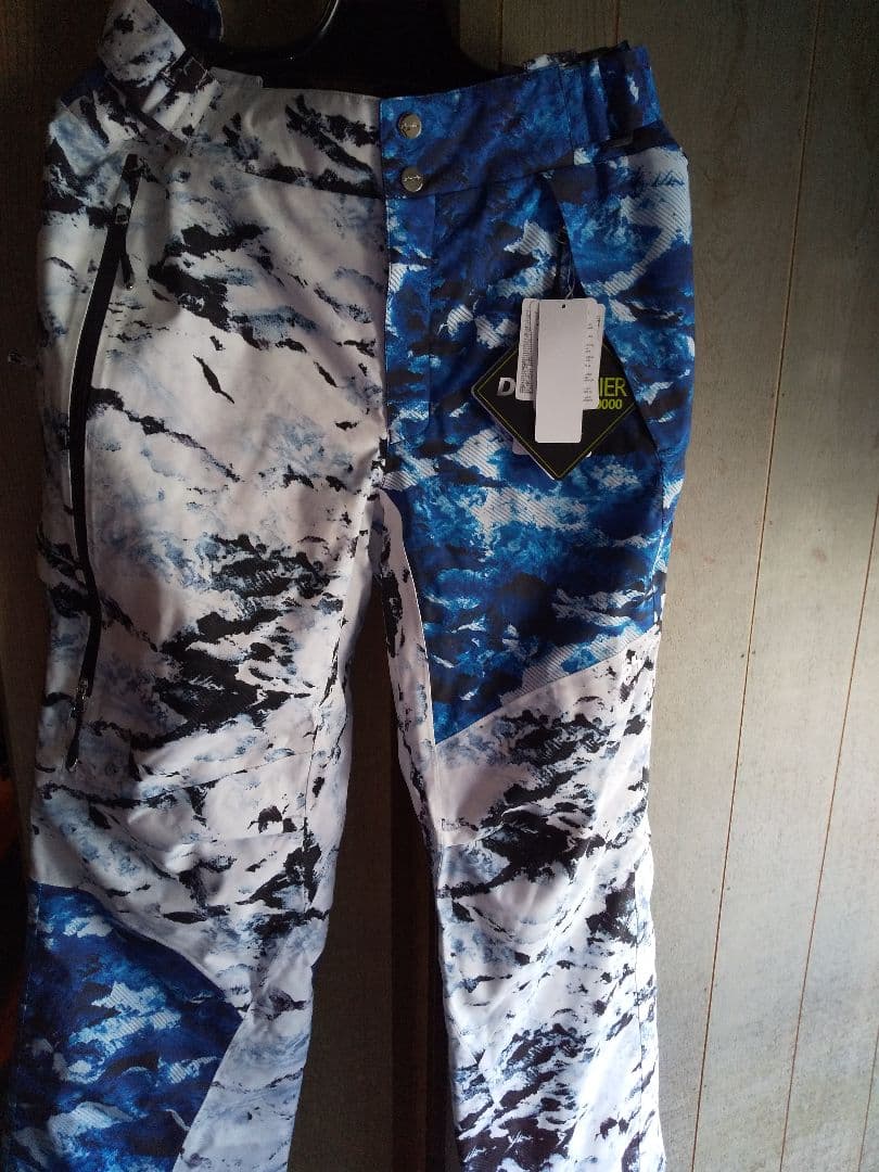 新品タグ付きパンツ&良品クリーニング済みジャケット phenix デモウェア