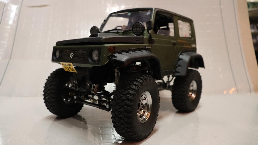 4*m様 スズキ ジムニー 運転しています。