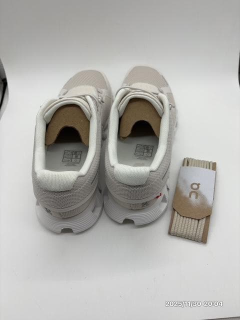 ON ランニングシューズ パール/ホワイト レディース 24cm
