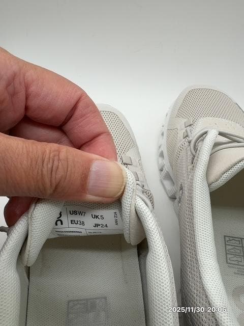 ON ランニングシューズ パール/ホワイト レディース 24cm