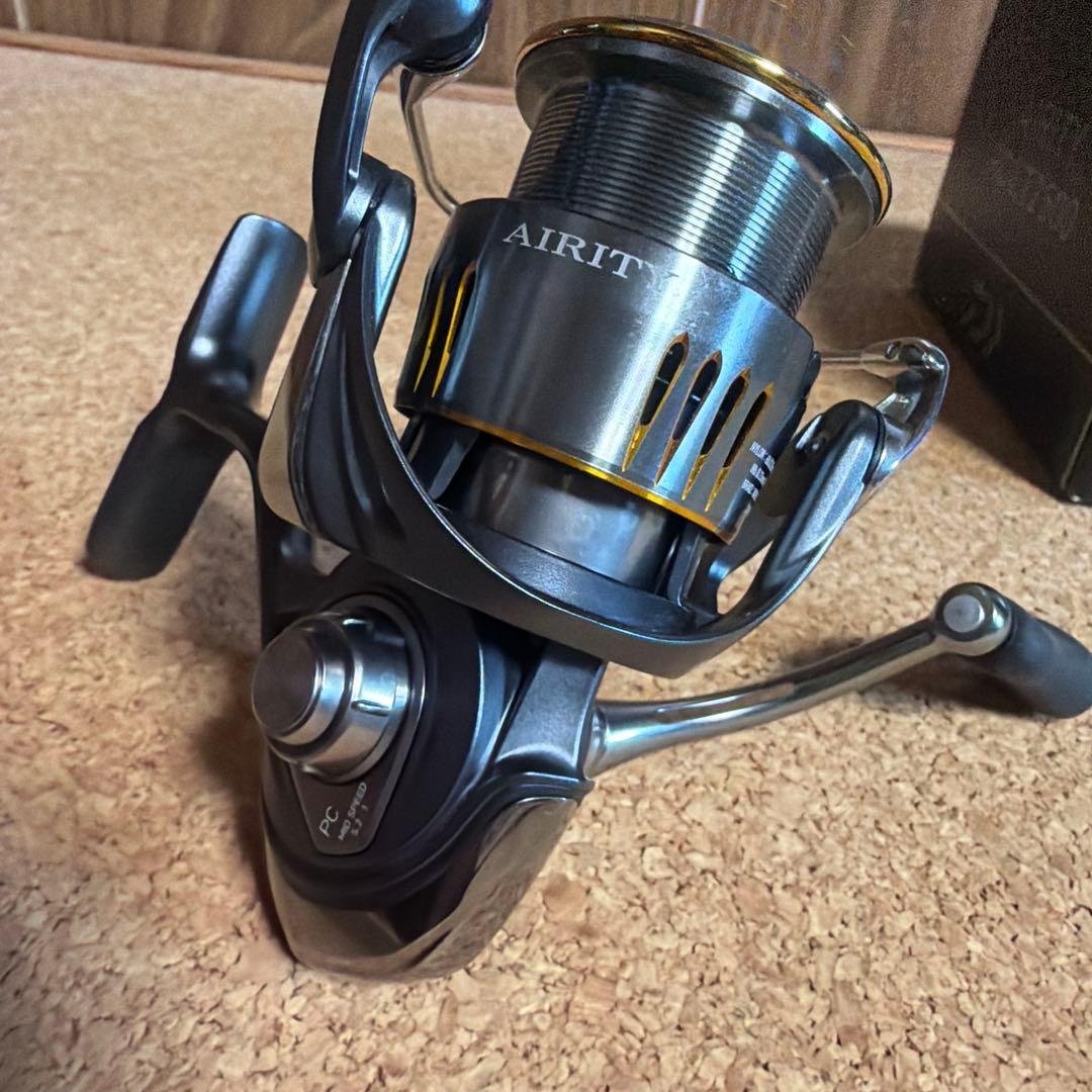 ダイワ 23 エアリティ PC LT 2500 美品