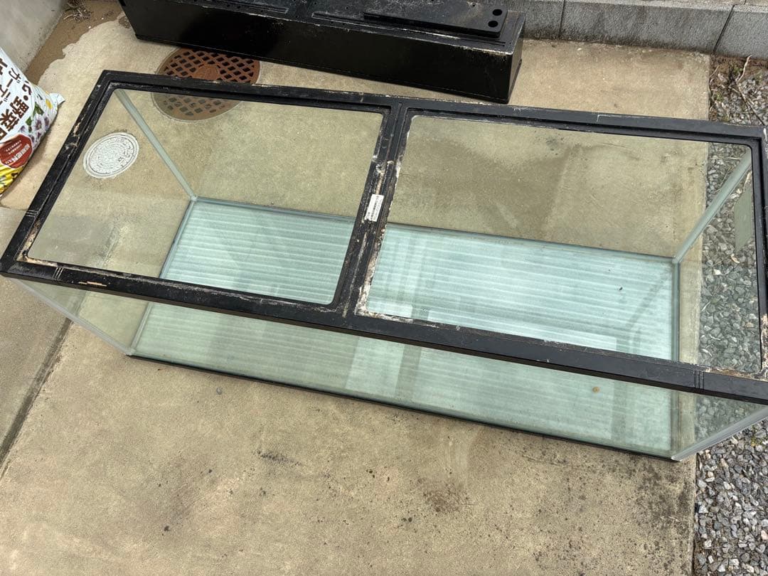 伊勢崎引き取り限定 KOTOBUKI 1200水槽のみ ガラス蓋片側欠品