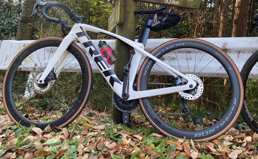 TREK カーボンロードバイク ホワイト