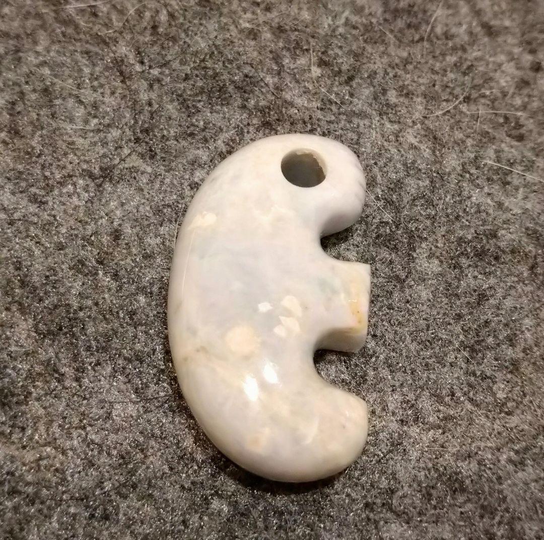 糸魚川翡翠 獣型勾玉 40mm