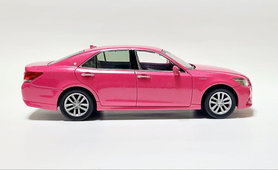 トヨタ 210系クラウンアスリートG ピンク カラーサンプル