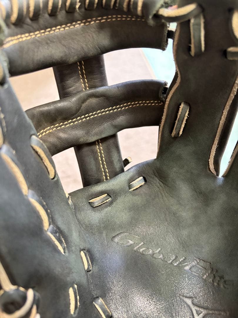 ミズノ グローバルエリート　黒　グローブ