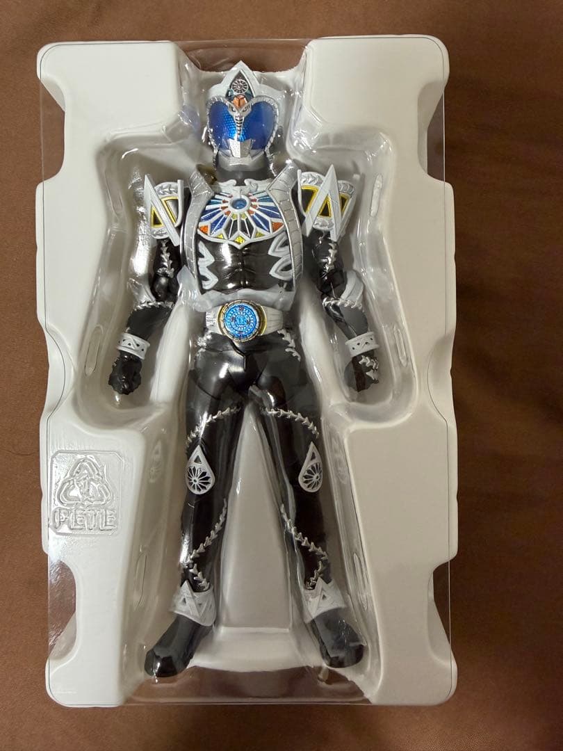 S.H.Figuarts (真骨彫製法) 仮面ライダーサガ