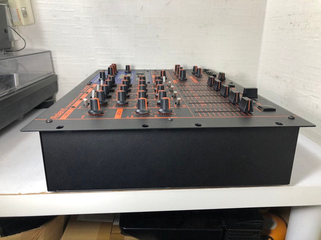 Roland ローランド　DJ-2000