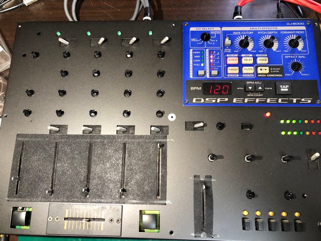 Roland ローランド　DJ-2000