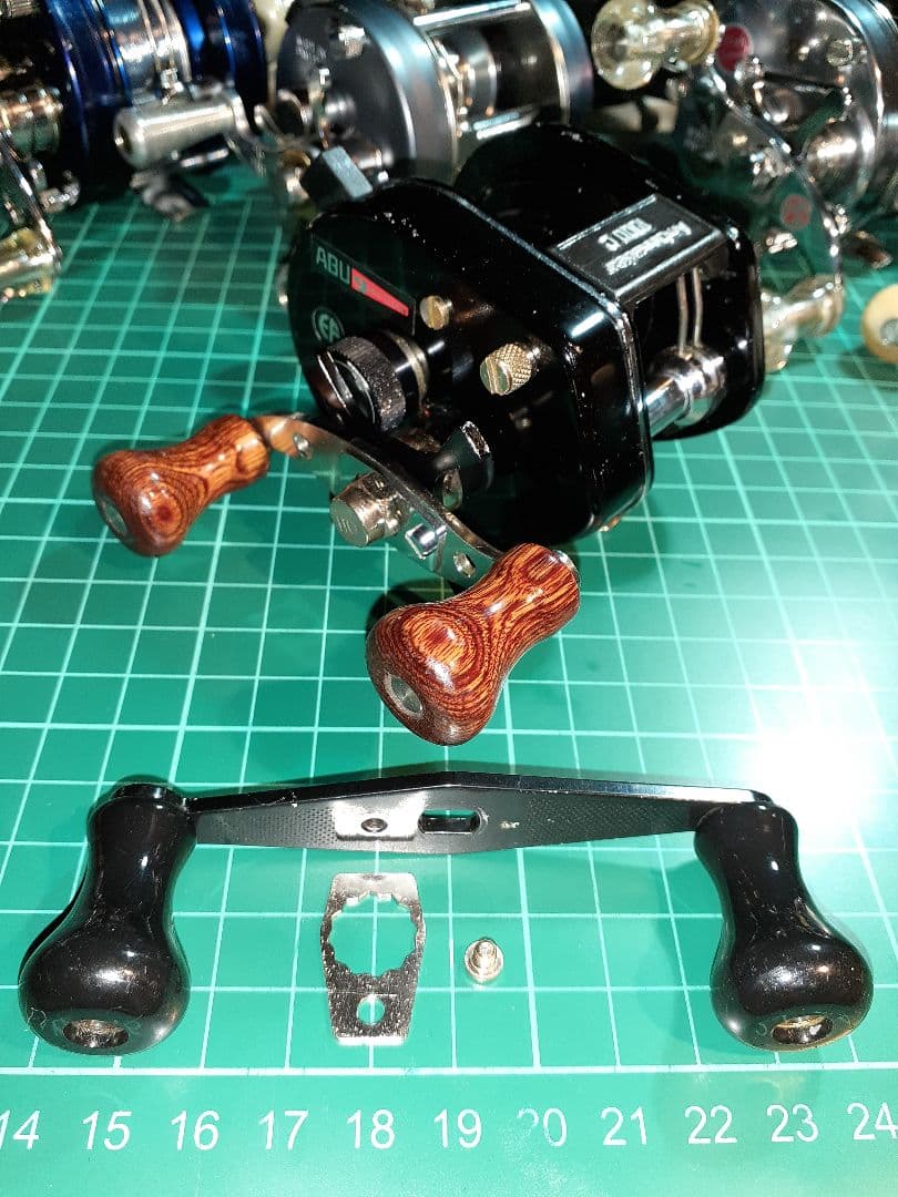 アブガルシア ABU アンバサダー１０００C ウッドノブハンドル仕様