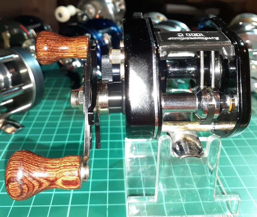 アブガルシア ABU アンバサダー１０００C ウッドノブハンドル仕様