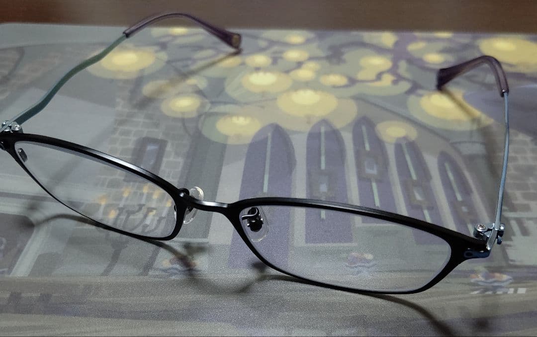 ツイステ zoff メガネ オクタヴィネル