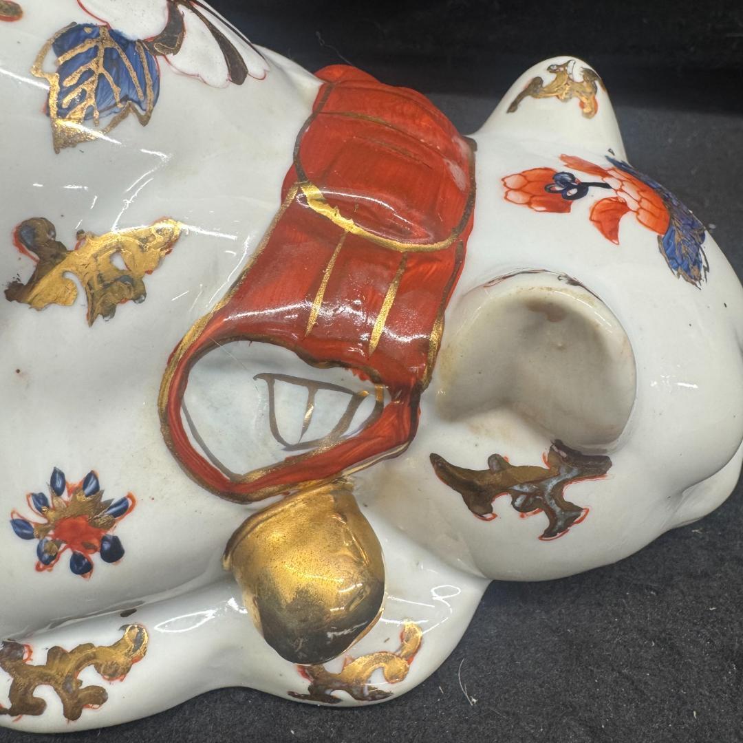 古伊万里 染錦 眠り猫 金彩色絵 猫 置物 招き猫 縁起物 24cm