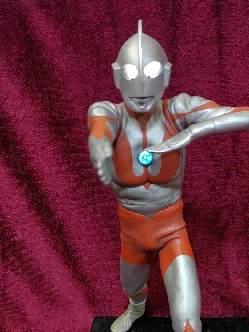 ウルトラマン CCP 発光ギミック付 Cタイプ　ウルトラスラッシュ　中古品
