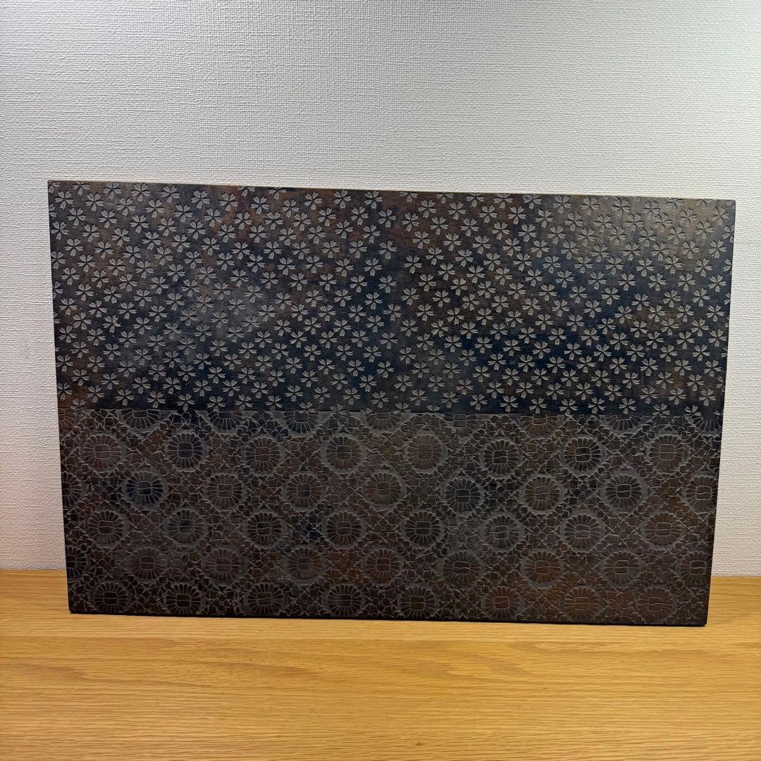 和風 木製アートパネル 木彫り 板 飾り台 / 伝統文様 菊・桜