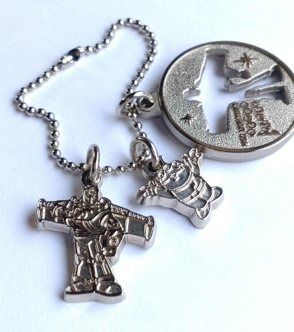 バズ・ライトイヤー トイ・ストーリー 型抜きキーホルダー ディズニーランド 希少