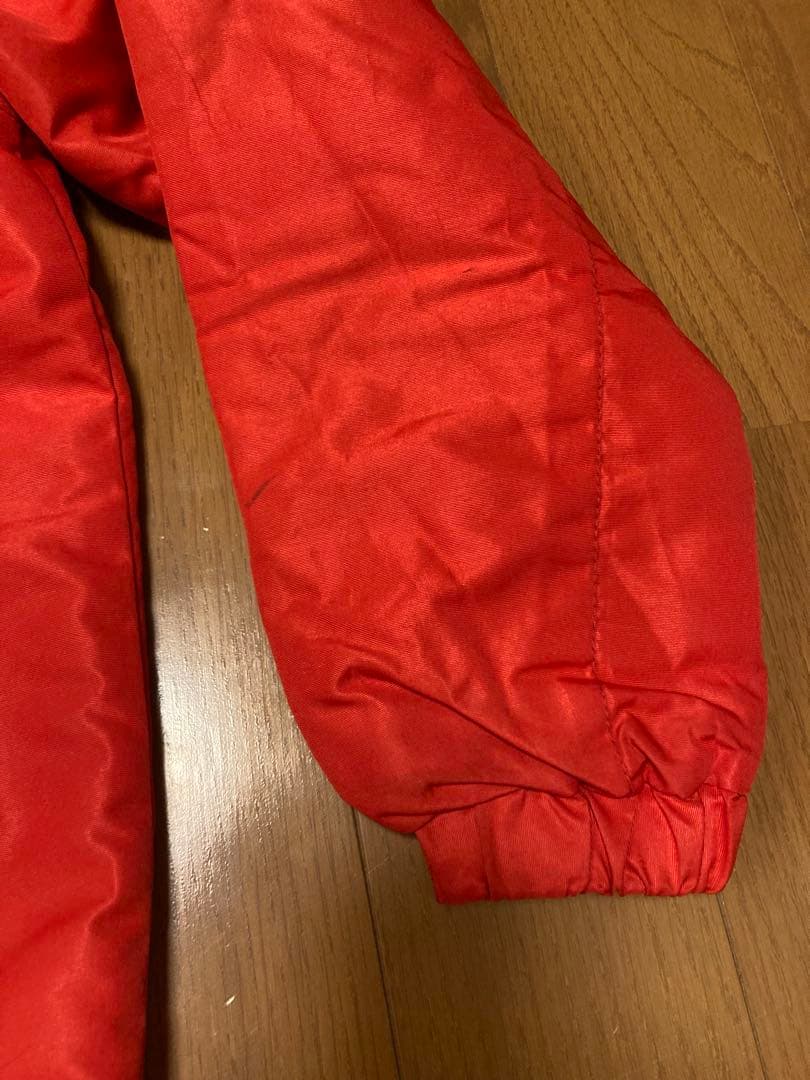 赤いウィンタースポーツジャケット（子ども用）
