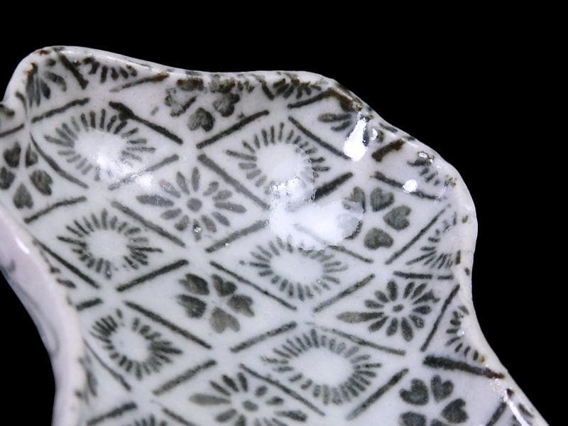 古伊万里　型刷印判　桜に菊花紋　変形皿　D288AS-CWf