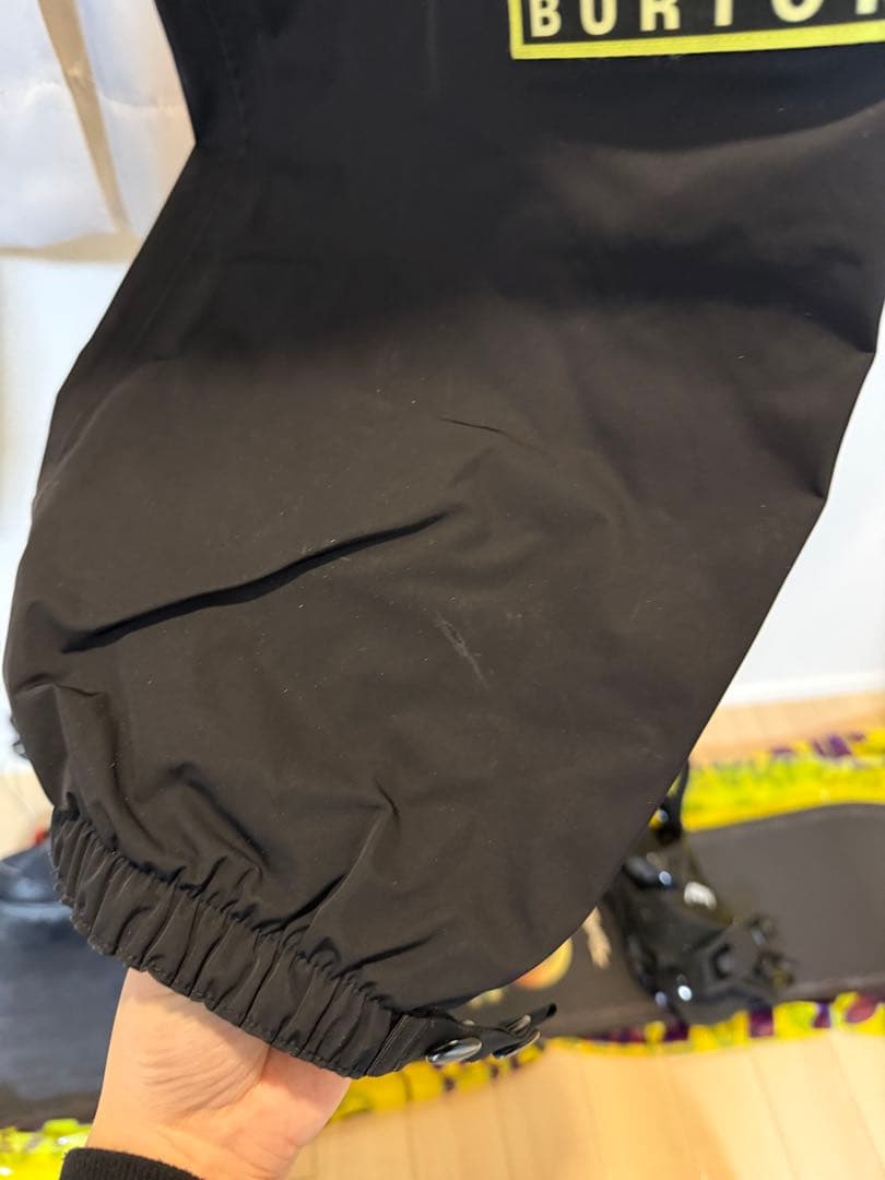 BURTON ブラックジャケット フード付き