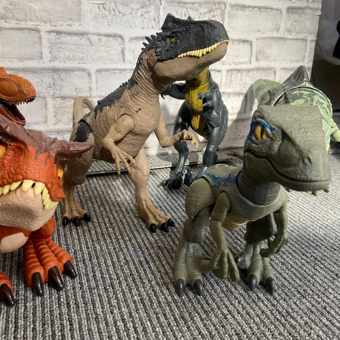 ジュラシック・ワールド 7体セット　恐竜　おもちゃ　フィギュア　ロボット