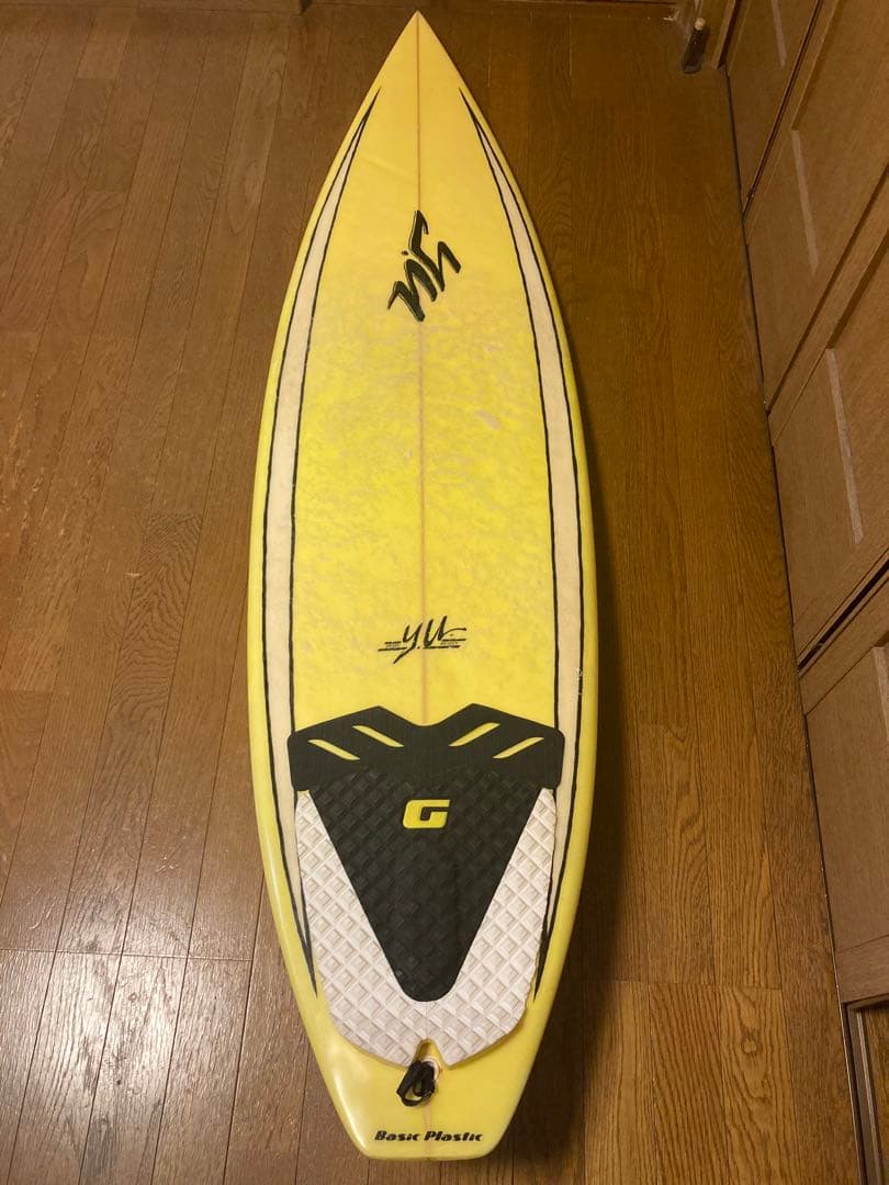 yuサーフボード 6'0フィン付き