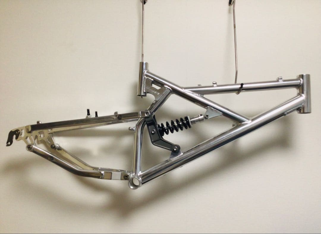 レース用フルサスMTB 英国製 Kinesis アルミ合金フレームセット 未使用