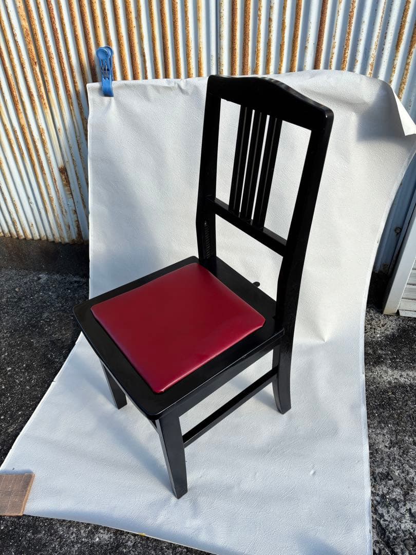 背もたれ付ピアノ椅子　足部フェルト付き　座面新品比較的きれい