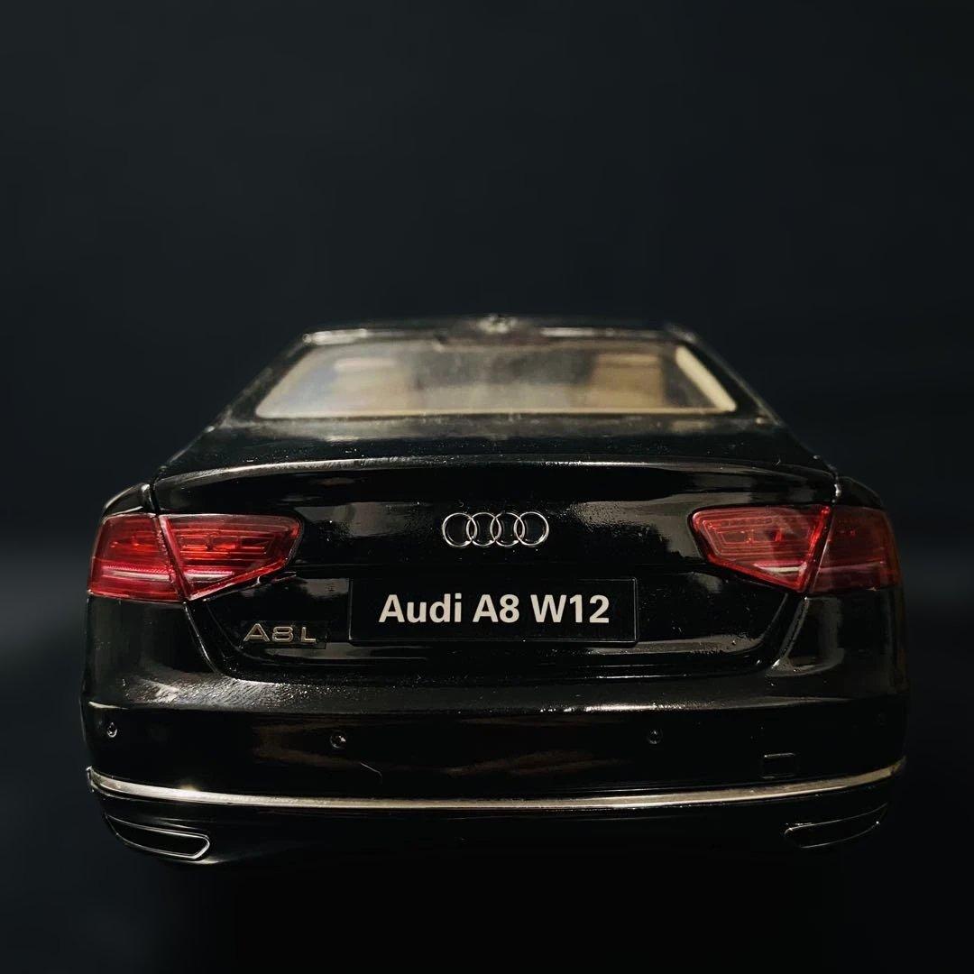 京商 1/18 Audi A8L W12